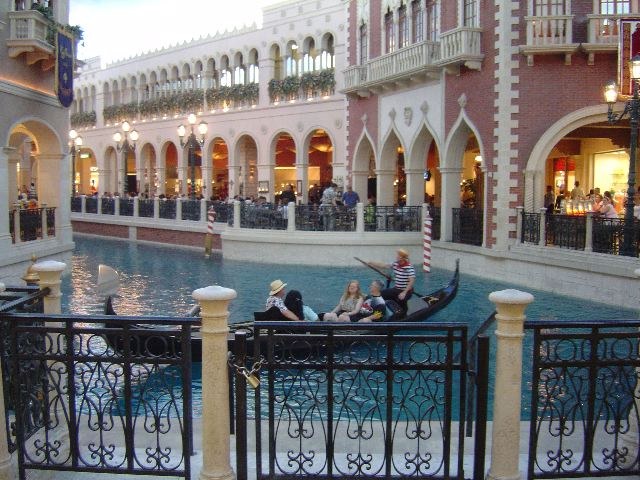 Las Vegas 2003, photograph 24